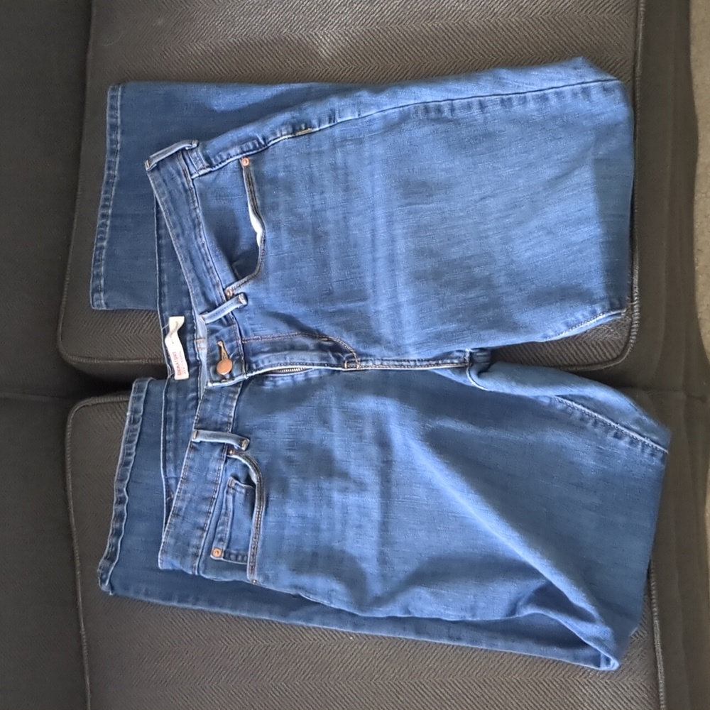 Size 12 women's Levi's